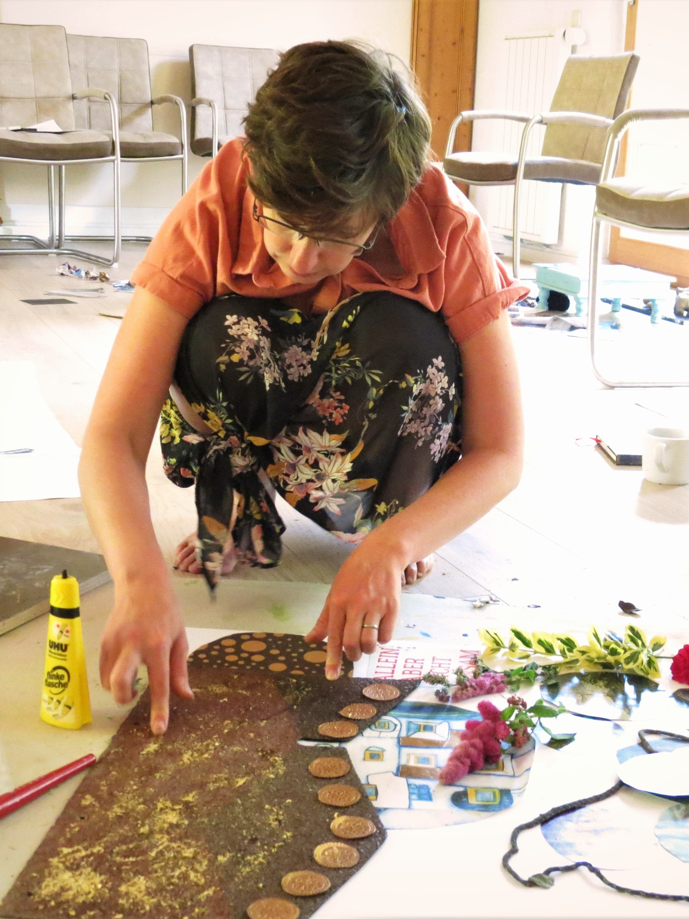 Kunsttherapeutische Collage-Arbeit - Biografiearbeit mit kreativen Methoden